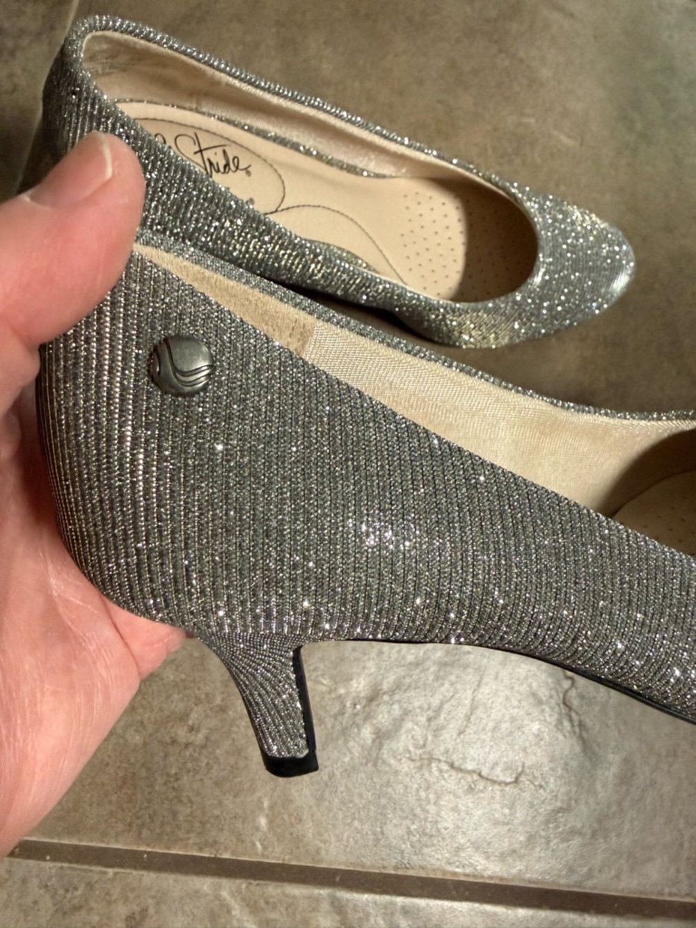 Sparkling Silver Life Stride Women's Kitten Heel Pumps Padded Insoles size 6 1/2 - Picture 6 of 16